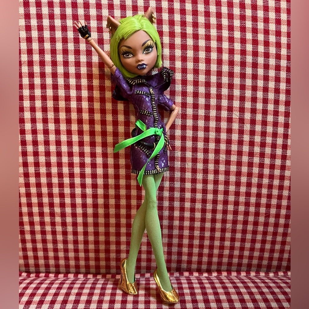 Monster High Dawn of the Dance Clawdeen Wolf